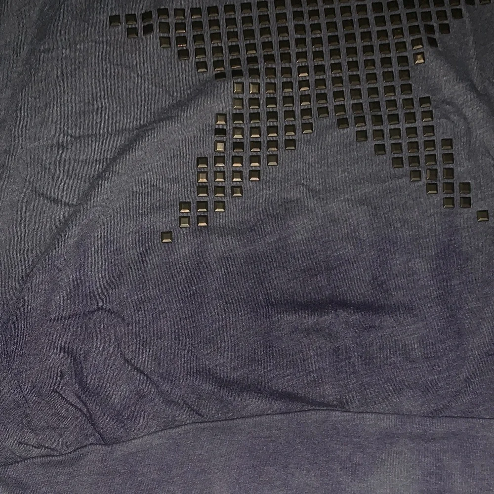 Y2K TPARTY DISTRESSED GRAYISH BLUE TOP WITH CUTOUT SLEEVES  AND GOLD STUDED STAR - Picture 7 of 11